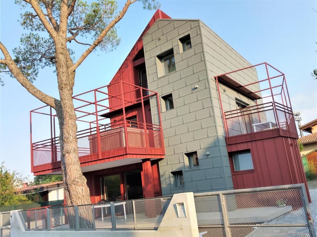 Villa Cisa Con Yacuzzi Lignano Sabbiadoro Eksteriør bilde